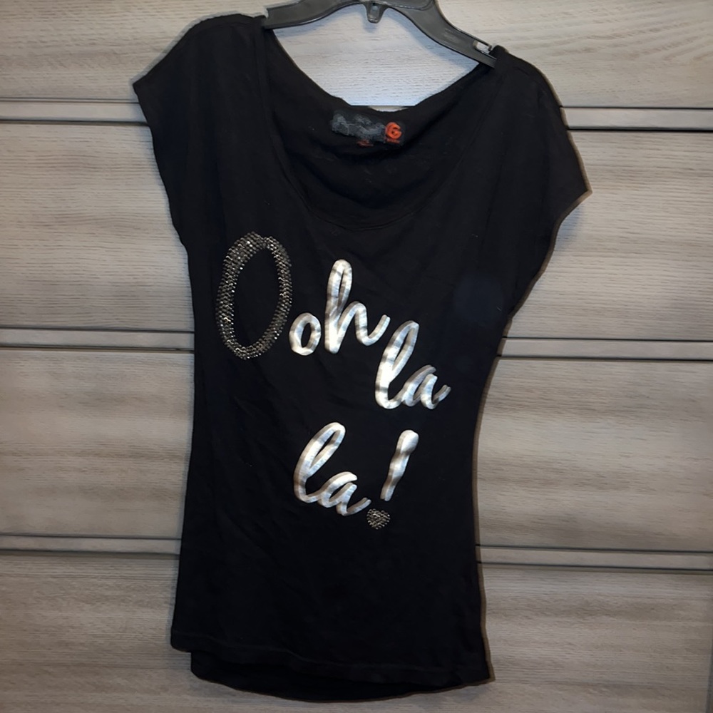 NWOT G by Guess shirt with keyhole in the back